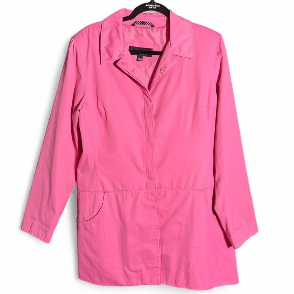 Jones New York size large pink water resistant jacket with pockets.